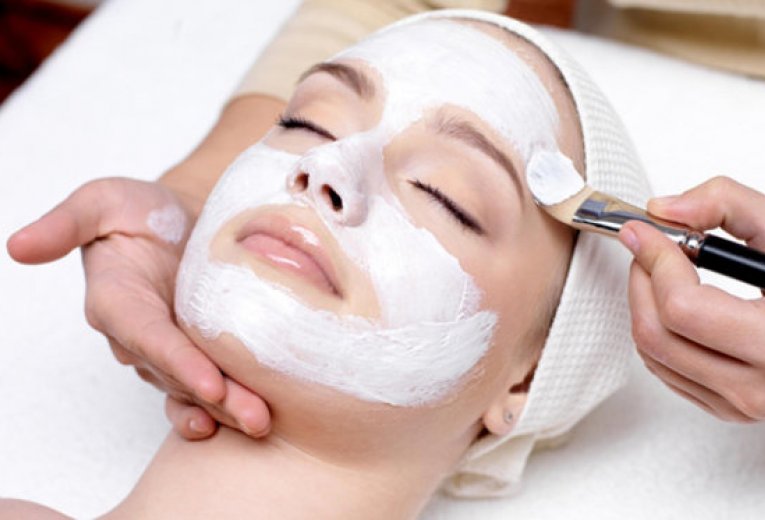 Gaziemir Risus Güzellik'ten Cilt Bakımı Ve Kimyasal Peeling Özel Bakım 450 TL Yerine 39,90 TL!
